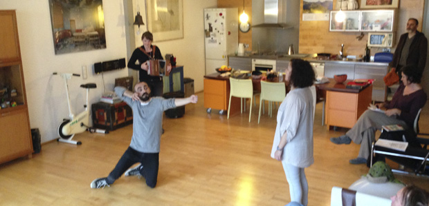 LES CIES RESPONEN! ‘En el vostre temps lliure feu activitats relacionades amb el teatre?’