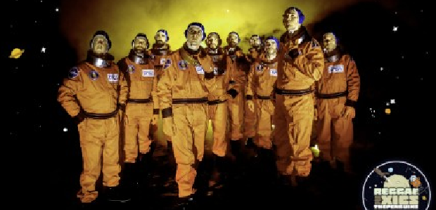 Ballant Damunt la Lluna