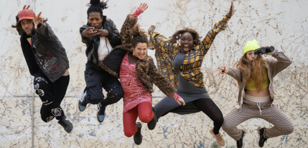 Diferents tècniques de música i dansa s'entrellacen a 'Jo soc d'aquí'