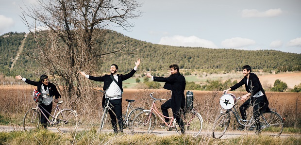 Els espectacles familiars estan de festa! T’hi apuntes?