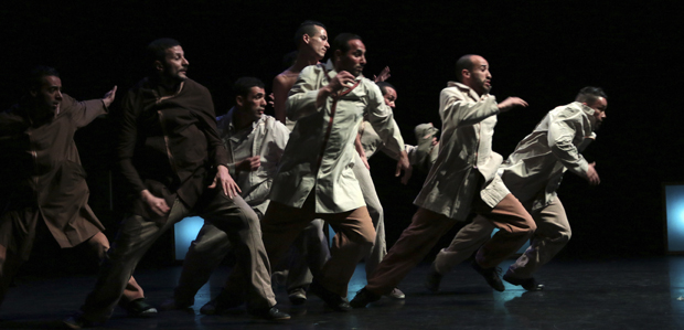 Dolores Navas i JL Aragon guanyen els dos packs de 4 entrades per ‘Douar’ del Grec en Família