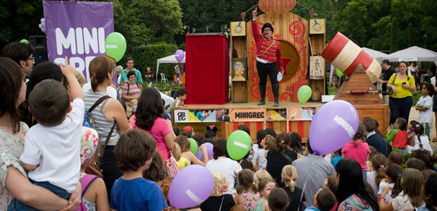 El MiniGrec descobreix la programació amb una festa plena d’activitats