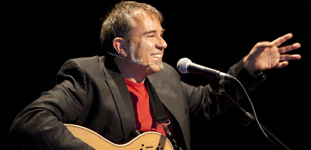 Carles Gavila guanya el regal de Pep López en la funció a Gavà