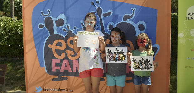 Fotografia’t amb els actors del Cavall Fort!