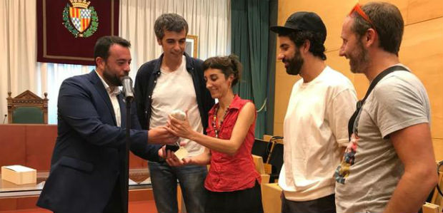 L'Ajuntament de Badalona reconeix la trajectòria de Xirriquiteula i el seu espectacle 'Laika'