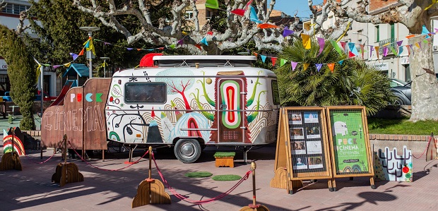 Puck cinema caravana