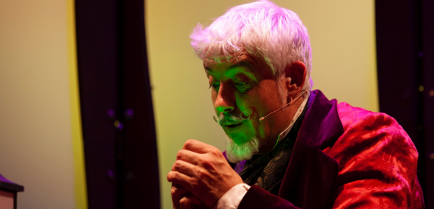 Conversem amb el director artístic i actor Sergio Pons per descobrir tots els secrets de l'últim espectacle Rere l'ombra de Wendy i Peter Pan