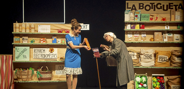REPORTATGE – Tanaka Teatre treu al mercat ‘La botigueta’