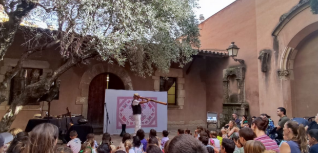 Viatge amb instruments dels cinc continents