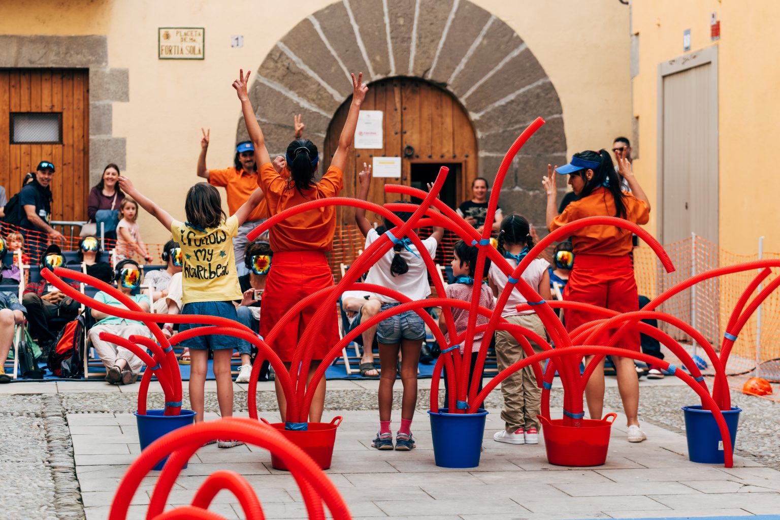 AHNI_HermanasPicohueso_01