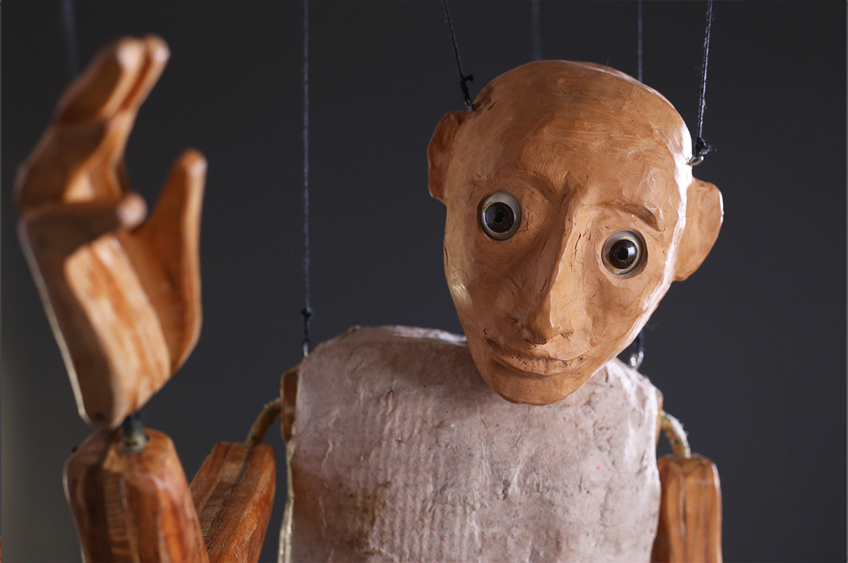 Penjant d’un fil · Joc al Ninot al territori